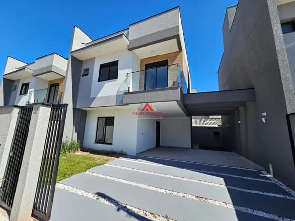 Sobrado Triplex de esquina com 03 Suítes e 189m² - Afonso Pena - São José dos Pinhais.
