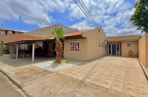Casa 03 Dormitórios sendo 1 suíte em condomínio com 145m² - Braga - São Jose dos Pinhais.