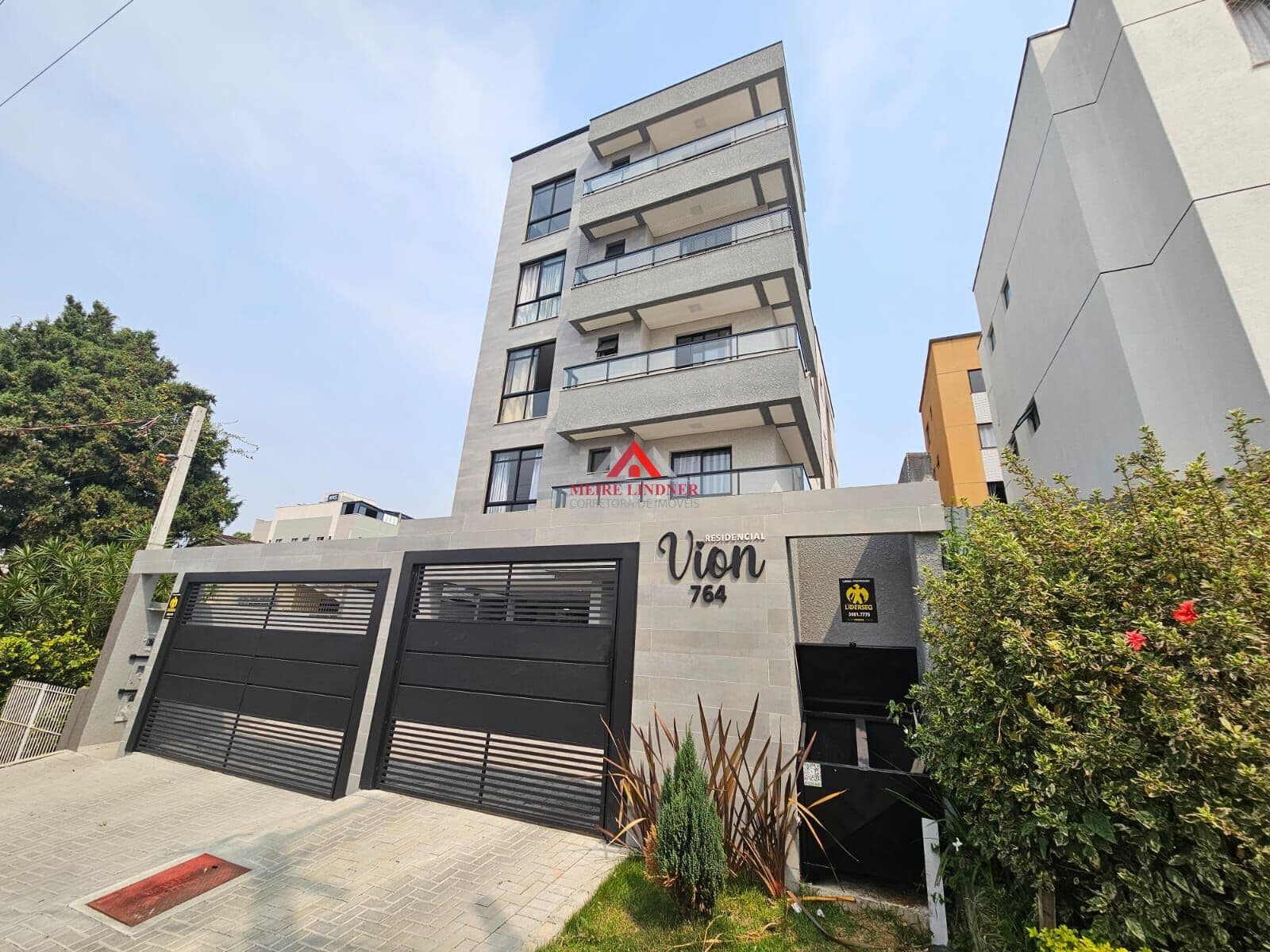 Apartamento 3 Dormitórios e 1 suíte com 81m²- Centro - São José dos Pinhais