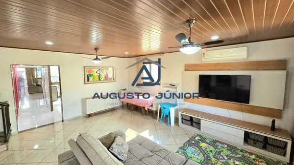Excelente Casa Triplex