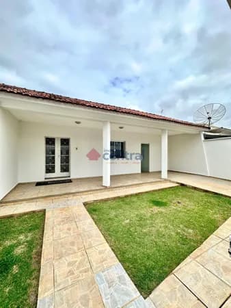 Casa Padrão para VENDA no Centro em Patrocinio MG