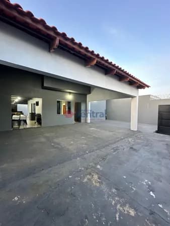 Casa Padrão para Venda no Parque dos Passaros em Patrocinio MG