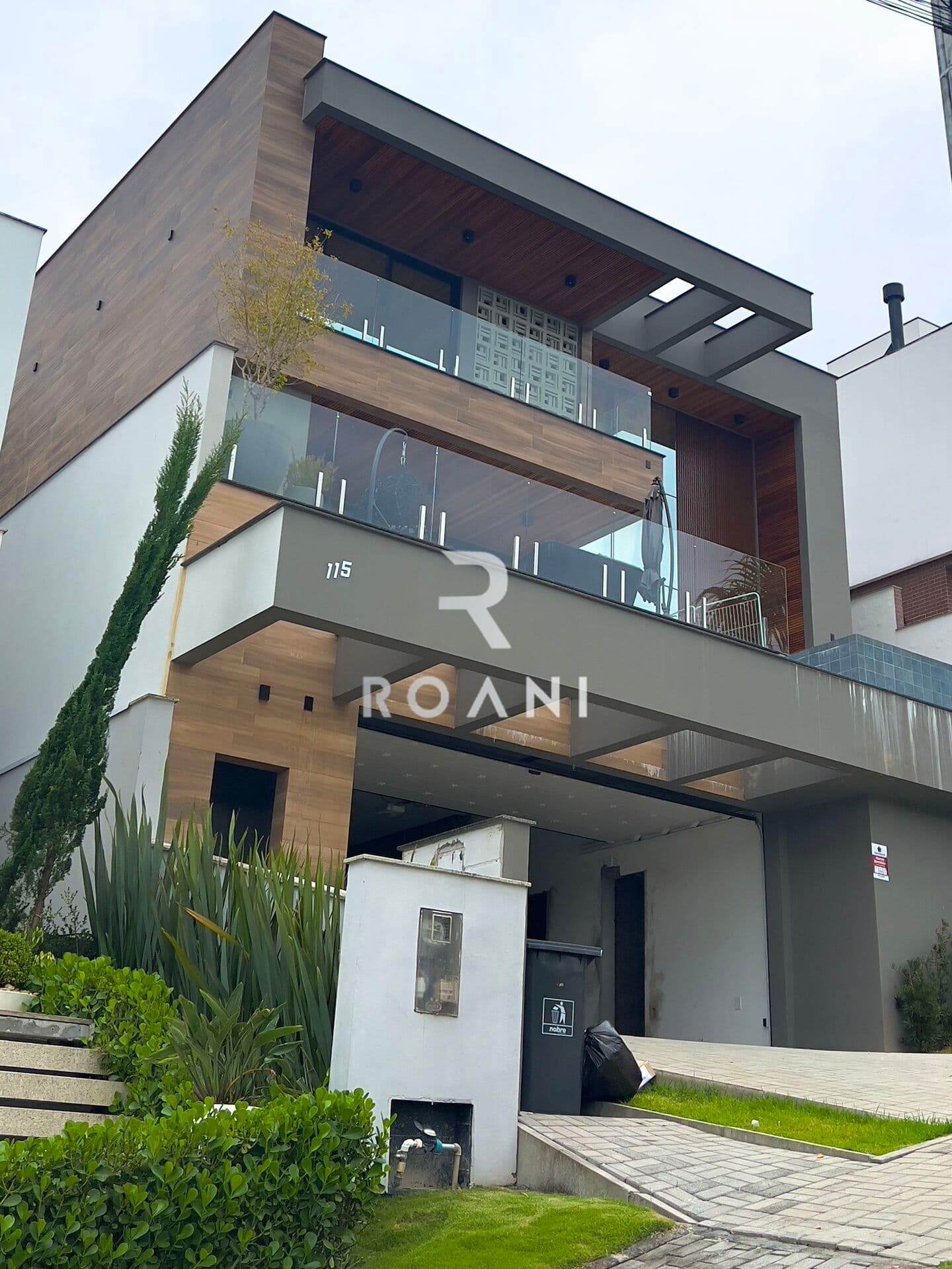 Casa Exclusiva no Parque da Pedra | 650m² - Pedra Branca