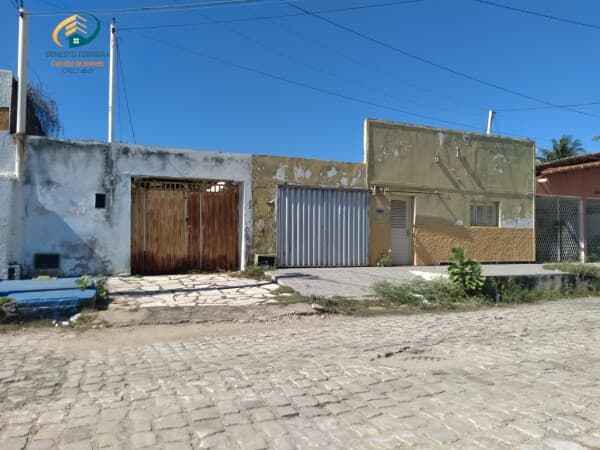 Casa Padrão com terreno de 710m²para venda
