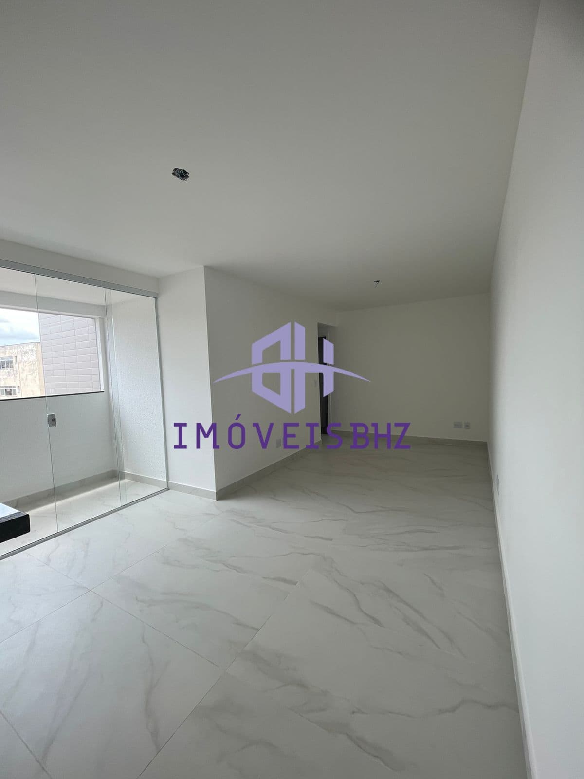 Apartamento de 2 quartos, suite e elevador, com lazer completo.