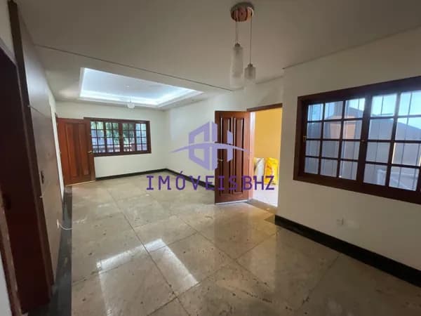 Casa para alugar no bairro Ouro Preto, terreno de 720 m²