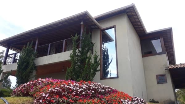 Casa à venda no bairro Centro em Taquaraçu de Minas/MG
