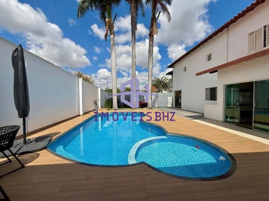 Casa com 4 Quartos e 5 banheiros