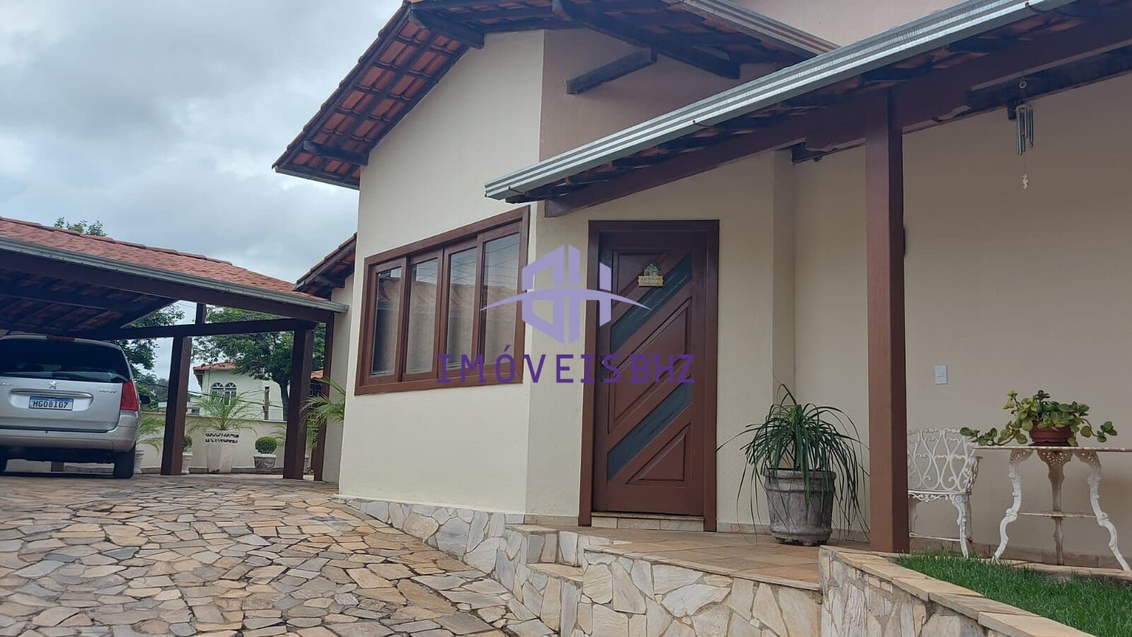 CASA A VENDA NO SANTA AMELIA, 4 QUARTOS, 2 SUITES, 5 VAGAS