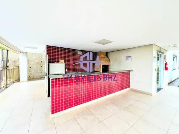 Apartamento à venda em condomínio fechado, com 2 quartos e 1 vaga de garagem coberta.