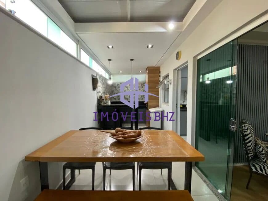 Apartamento com 2 Quartos e 2 banheiros à Venda, 110 m² por R$ 650.000