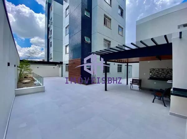 Apartamento com 3 Quartos e 2 banheiros à Venda, 241 m²