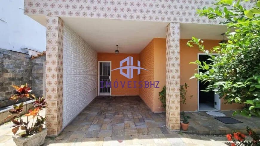 CASA 4 QUARTOS COM 1 SUITE
