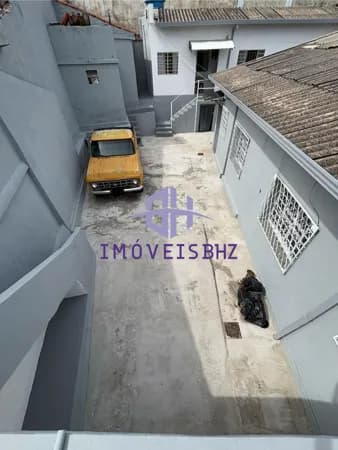 Casa com 3 quartos suíte e 5 vagas de garagem