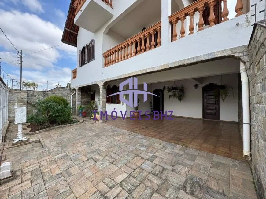 Casa com 4 Quartos e 4 banheiros