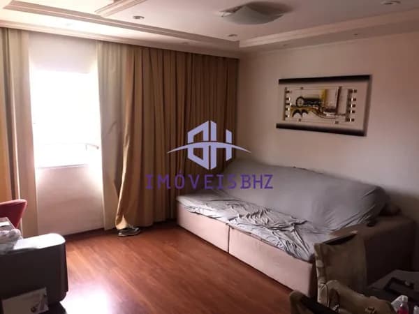 Apartamento de 3 quartos, suite, com área externa, vagas livres e demarcadas.