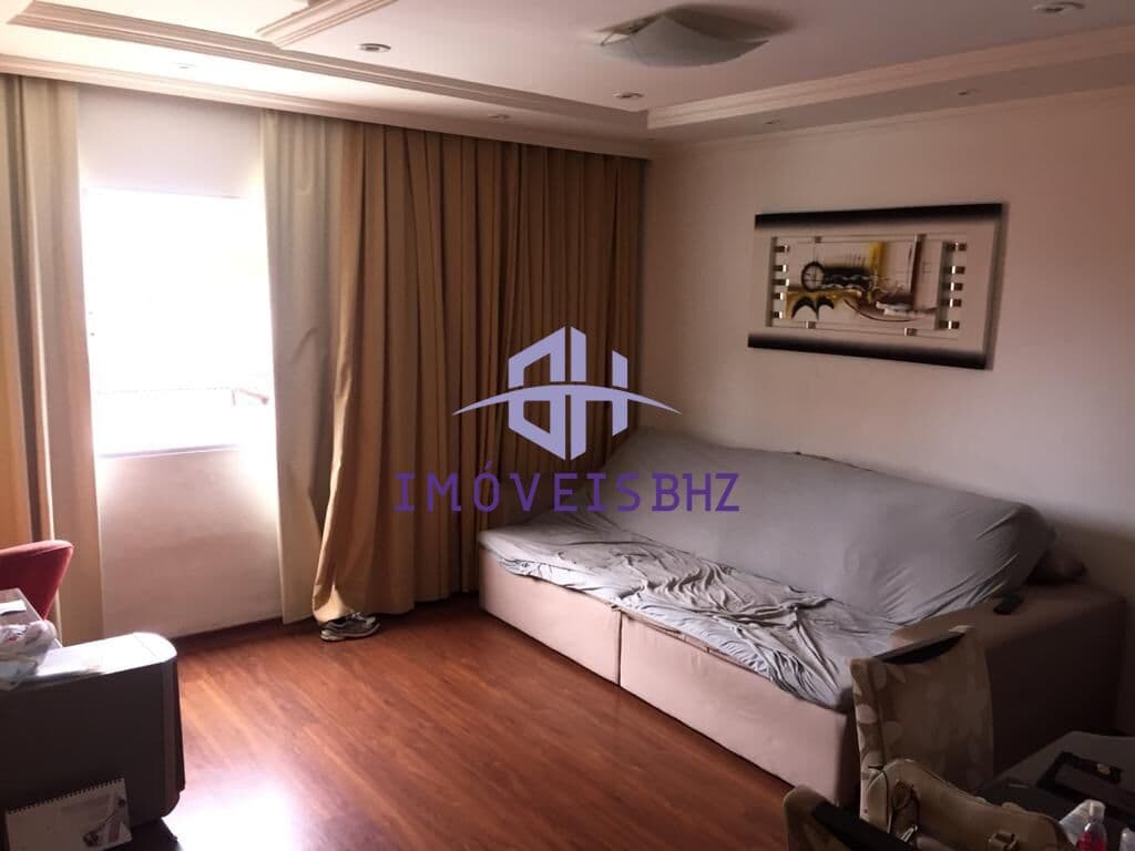 Apartamento de 3 quartos, suite, com área externa, vagas livres e demarcadas.