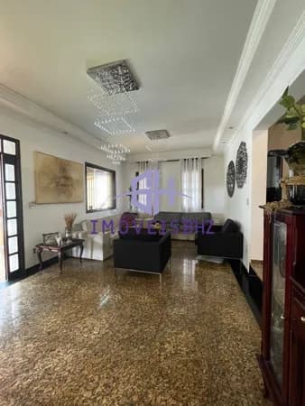 CASA COM 3 QUARTOS, 2 SUITES E MAIS 2 ESCRITÓRIOS 3 VAGAS, PISCINA E OTIMA LOCALIZAÇÃO