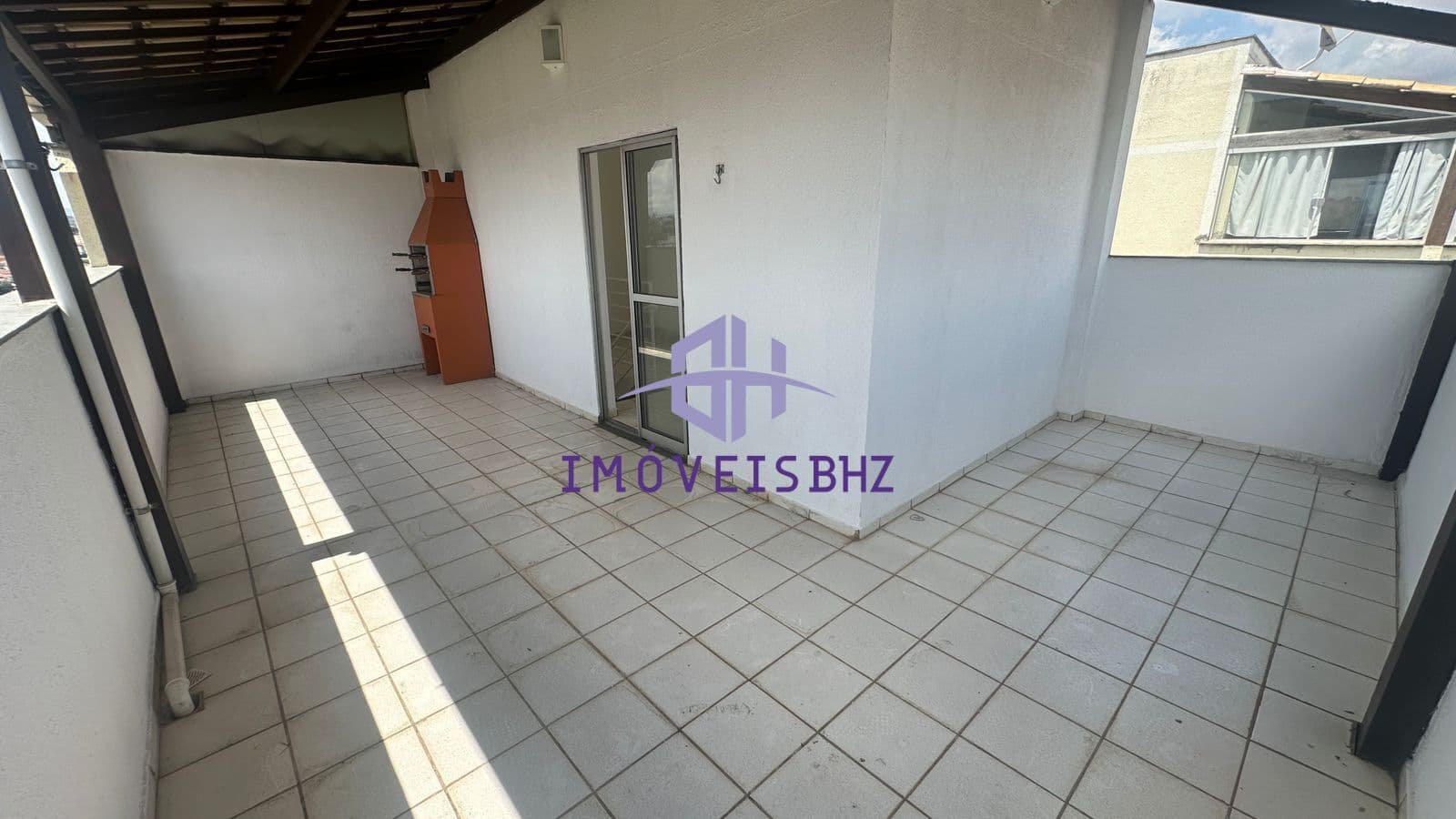 Cobertura com 2 Quartos e 2 banheiros à Venda, 104 m² por R$ 325.000,00