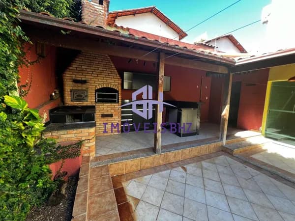 Casa com 4 Quartos e 4 banheiros à Venda, 255 m² no Alípio de Melo
