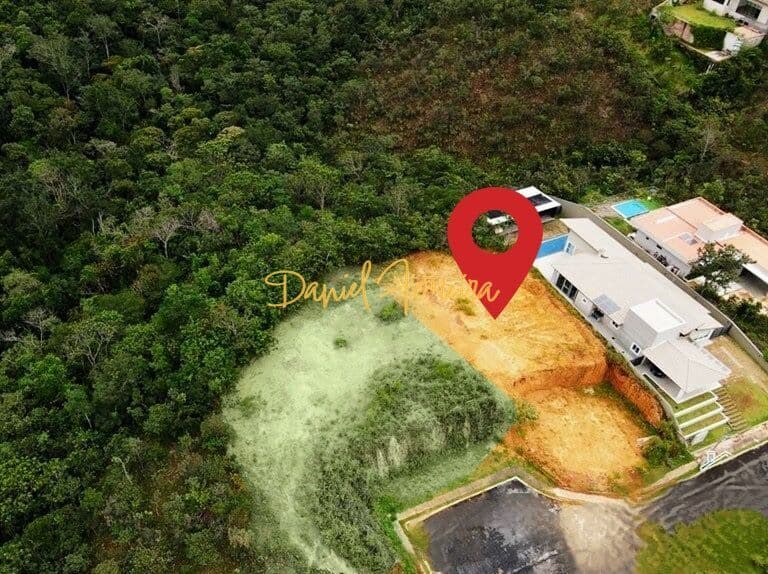 Lote terraplanado com 1.062 m² - Cond Santa Monica - DF