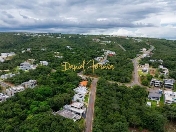 Lote de esquina e praticamente todo plano na Travessa São Vicente