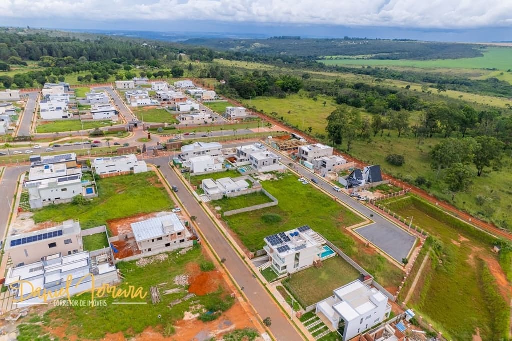 Lote á venda com 400 m² totalmente regularizado