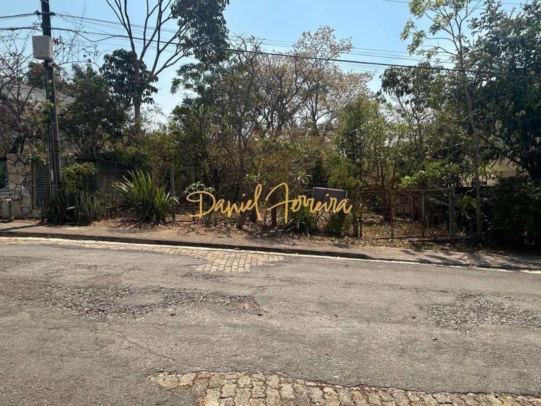 Excelente lote de 725 m² - Condomínio regularizado: escriturado e registrado