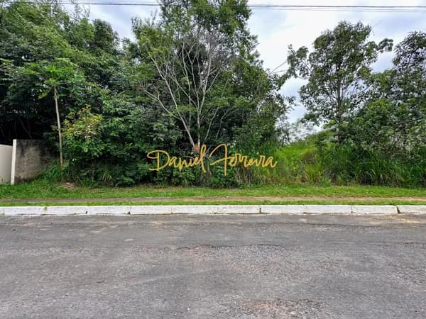 Lote plano - Travessa São Vicente - Condomínio Santa Monica - DF