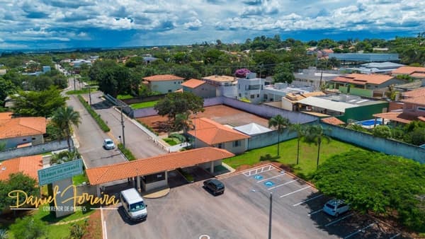 Terreno plano com 600 m² à venda no condomínio Parque do Mirante.