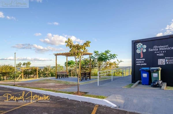 Lote na parte alta do condomínio na Alameda Bouganvilles.