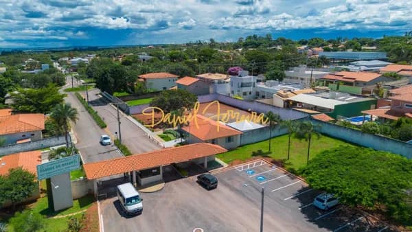 Terreno plano com 600 m² à venda no condomínio Parque do Mirante