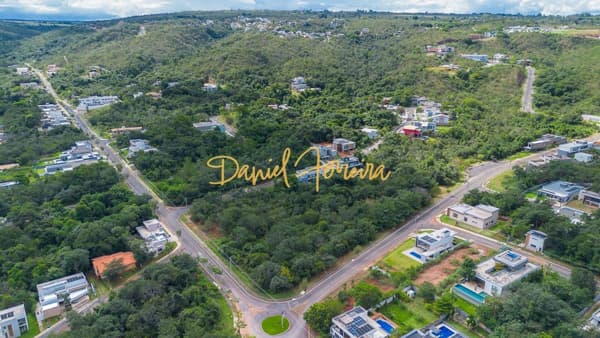 Lote à venda no Condomínio Santa Monica