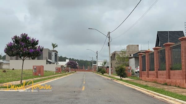 Lote com 400 m² totalmente regularizado e aceitando financiamento bancário.