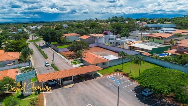 Terreno plano com 600 m² à venda no condomínio Parque do Mirante
