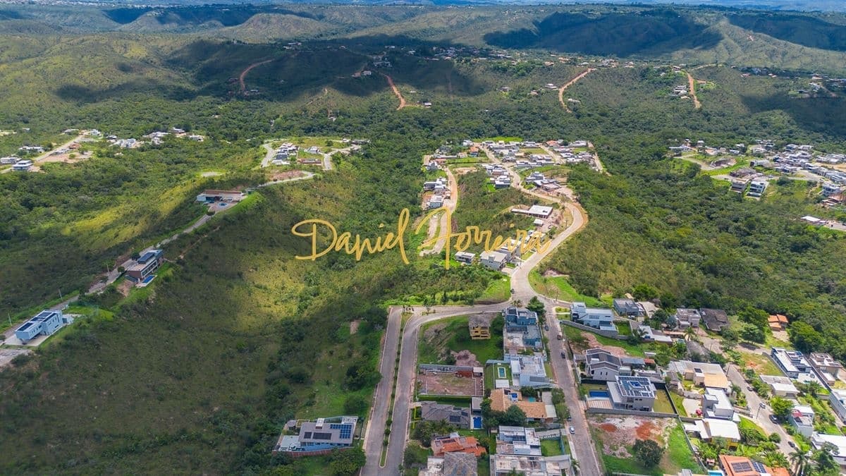 Excelente lote com vista em excelente localização no condomínio