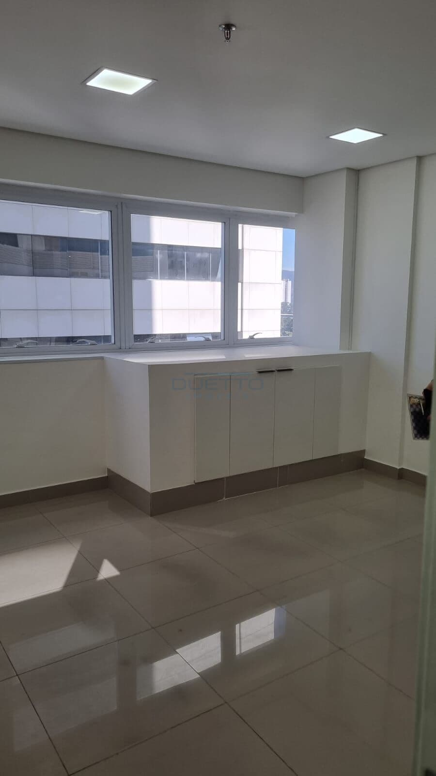 Sala Comercial à locação no Helbor Concept Office, em Mogi das Cruzes - SP