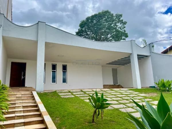 Casa Térrea de 04 dormitórios, sendo 02 suítes, à venda no Alto Ipiranga, Mogi das Cruzes - SP