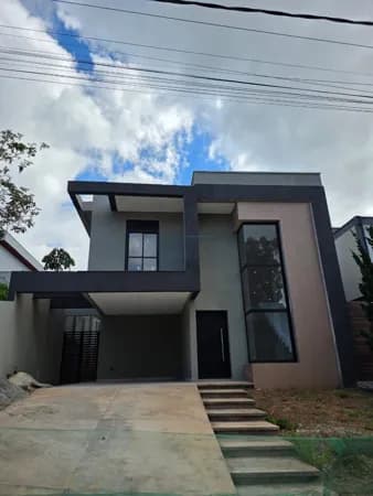 Casa Sobrado com 3 suítes e piscina no Condomínio Mosaico da Serra – Mogi das Cruzes/SP