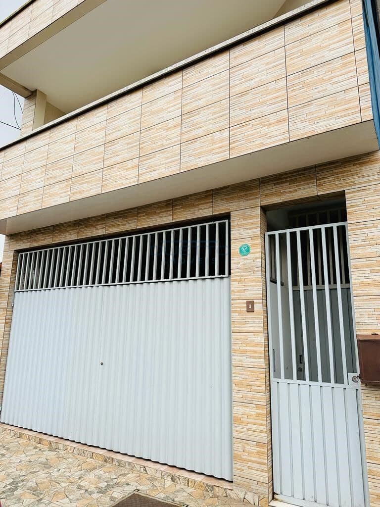 Sobrado de 03 dormitórios, à venda em Jundiapeba, Mogi das Cruzes - SP