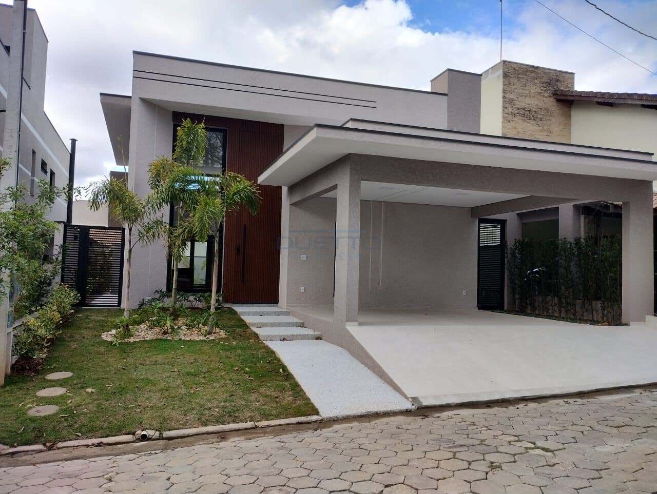 Casa Térrea com 03 dormitório, sendo 03 suítes, à venda no Condomínio Veredas, Mogi das Cruzes - SP