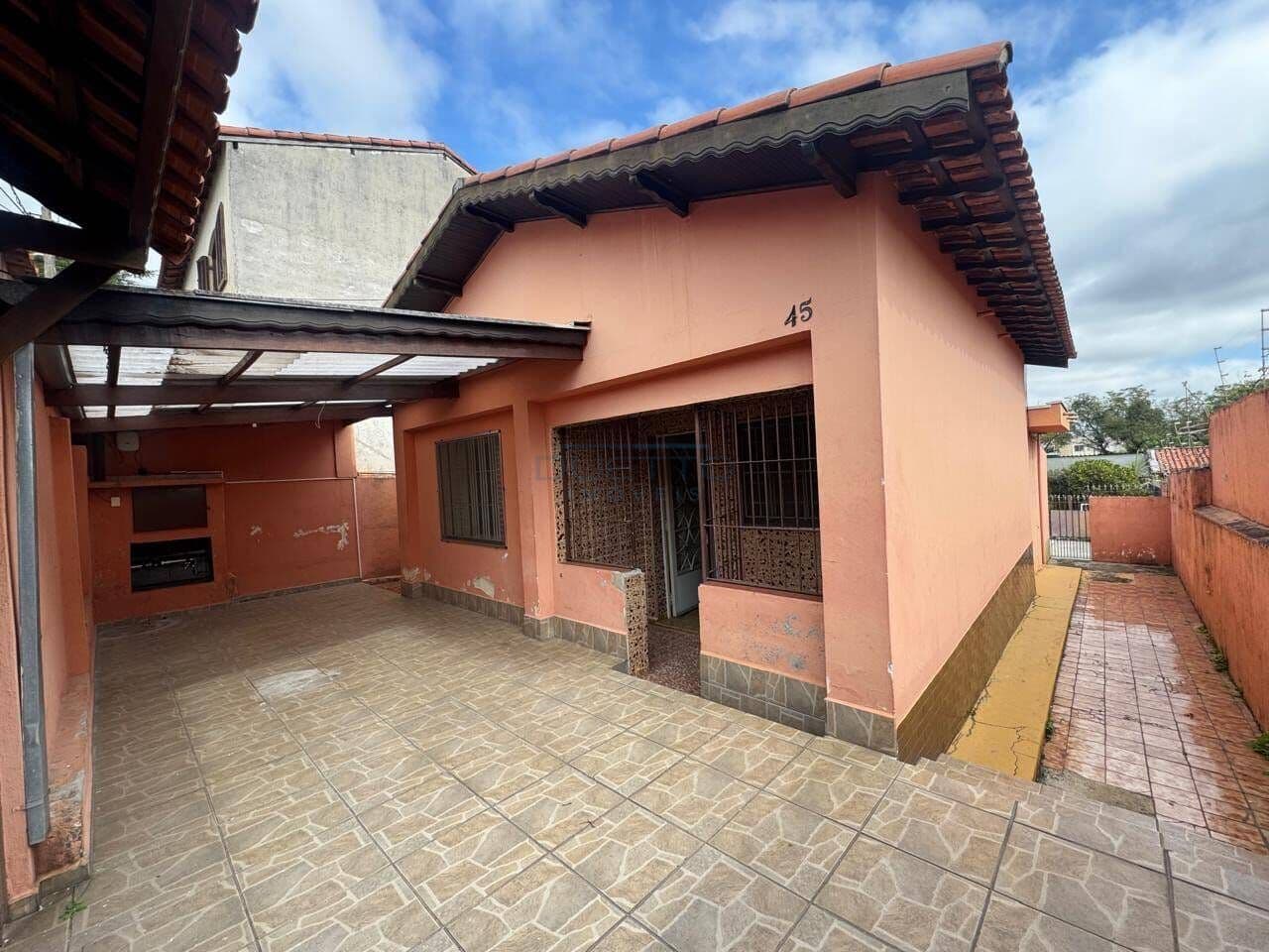 Casa à venda de 03 dormitórios, à venda no Jardim São Pedro, Mogi das Cruzes, SP