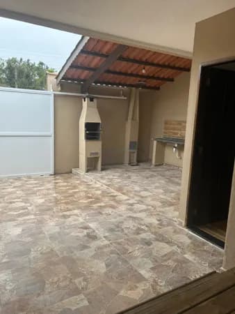 Casa de 02 dormitórios, com piscina, à venda em Bertioga - SP