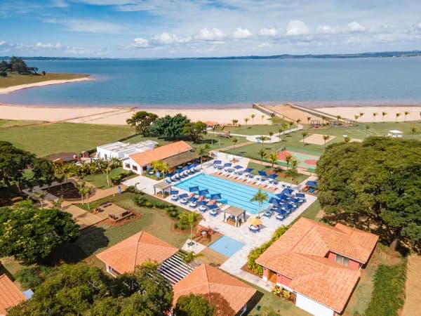 Terreno de 360m² no Condomínio Riviera de Santa Cristina IV, em Arandu - SP