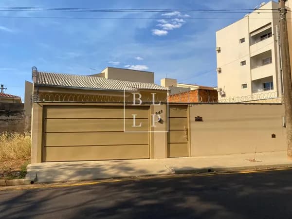 Casa em José Bonifácio - Centro
