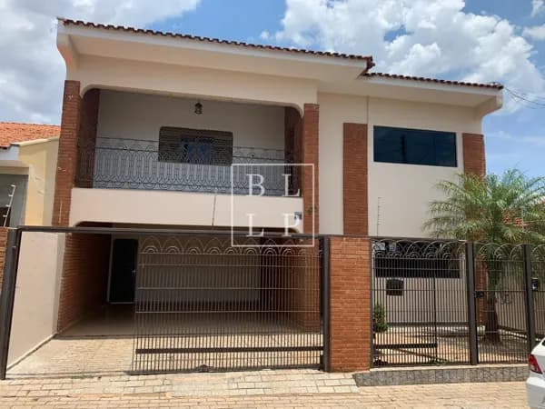 Sobrado em José Bonifácio - Centro