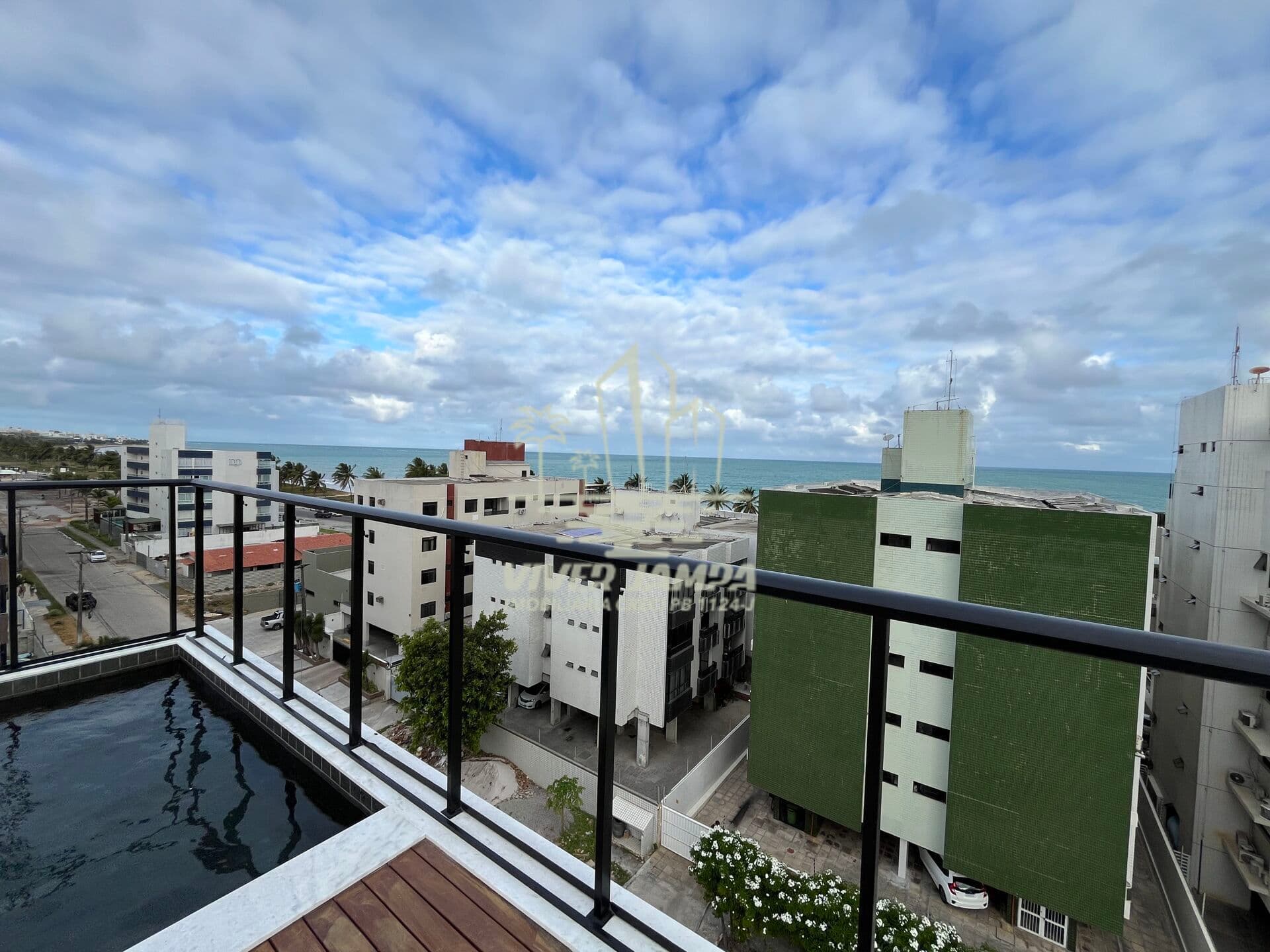 Apartamento em Intermares a poucos passos da praia.