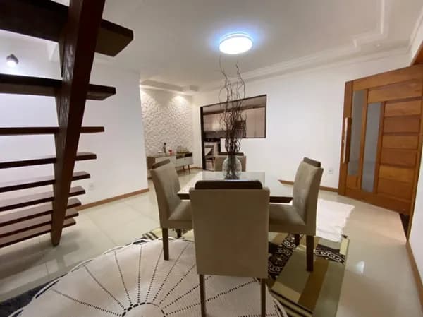 Casa em Cajazeiras 4/4 com 01 suíte