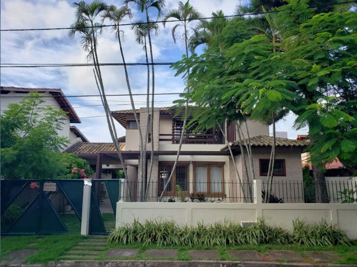 CASA EM PIATÃ 5/4