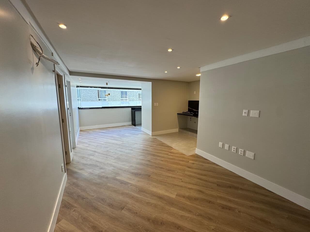 Alphaville I 2/4 com 02 suites